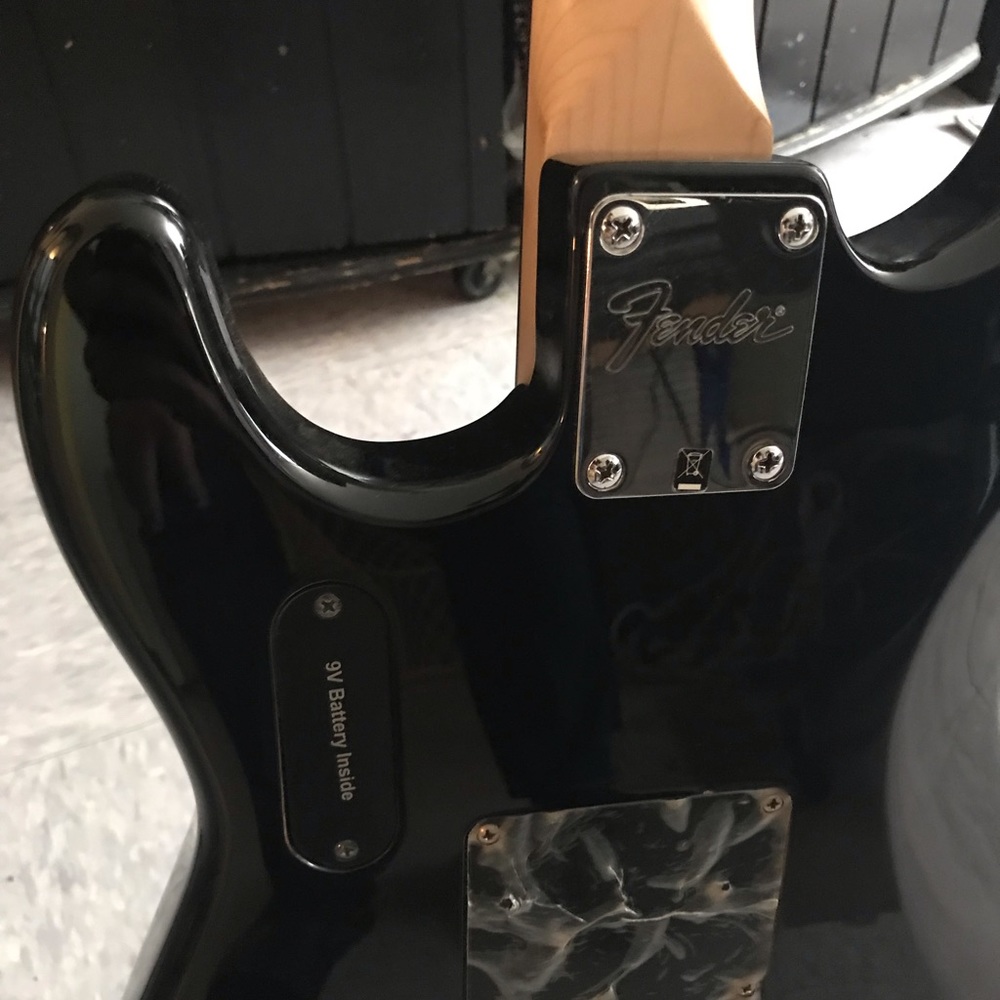 Fender Stratocaster - Picture 3 of 4